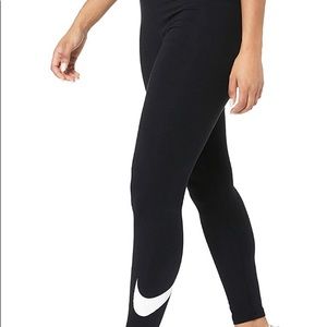 Nike women’s club legging swoosh
